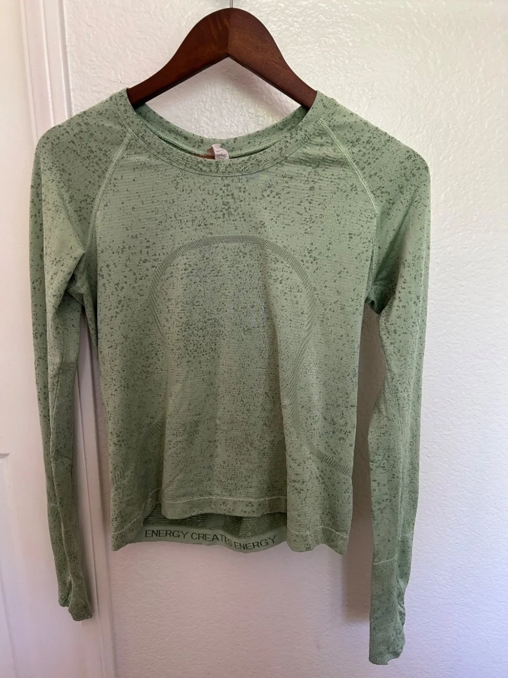 Lululemon Swiftly Tech long sleeve size 8 - Picture 3 of 7